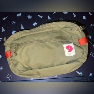 Fjallraven high coast hip pack olive/khaki with deep orange trim